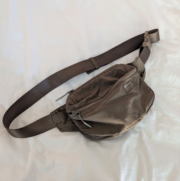 Lululemon Clean Lines Belt Bag - Artifact - 2L - Adjusts Strap